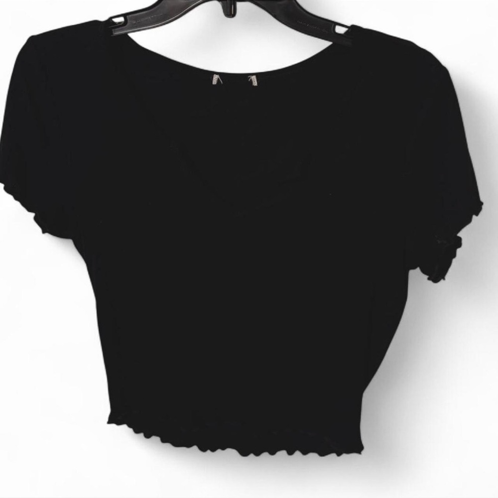 SHEIN Black Ribbed Crop Blouse